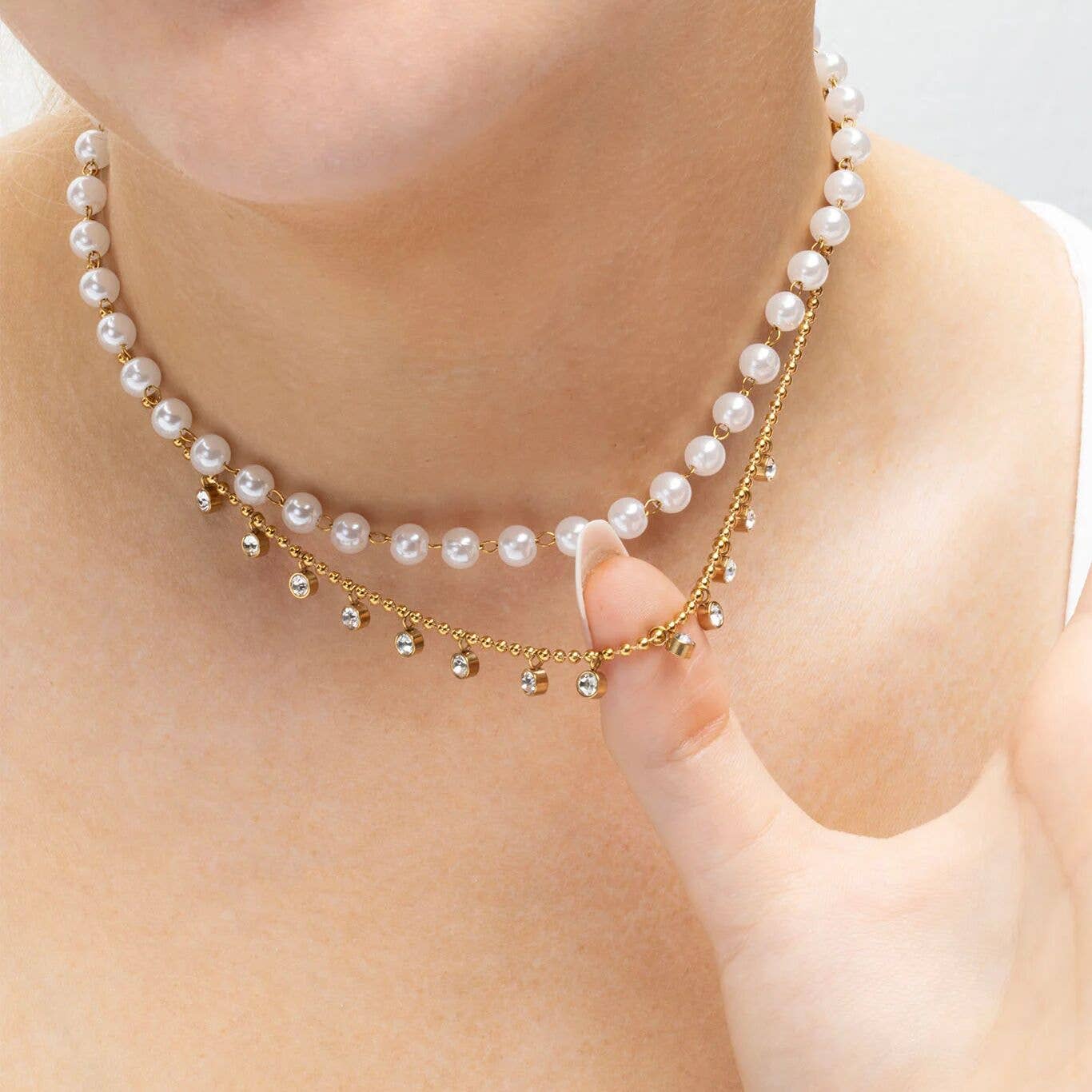 18K Gold PVD Stainless Steal Round Stone Dangle Necklace: Gold
