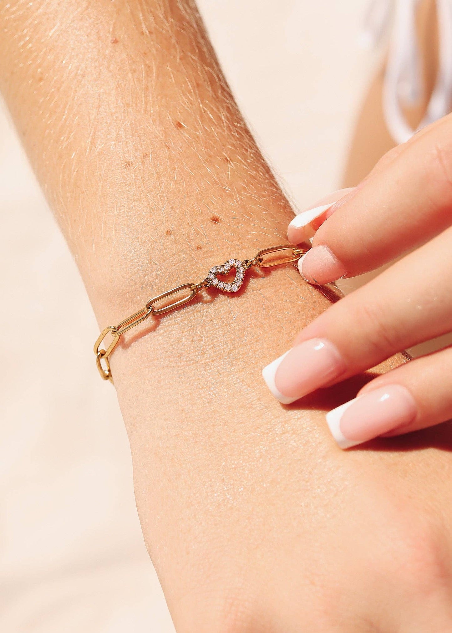 18K Gold PVD Stainless Steel "Heart" Paperclip Bracelet: Gold