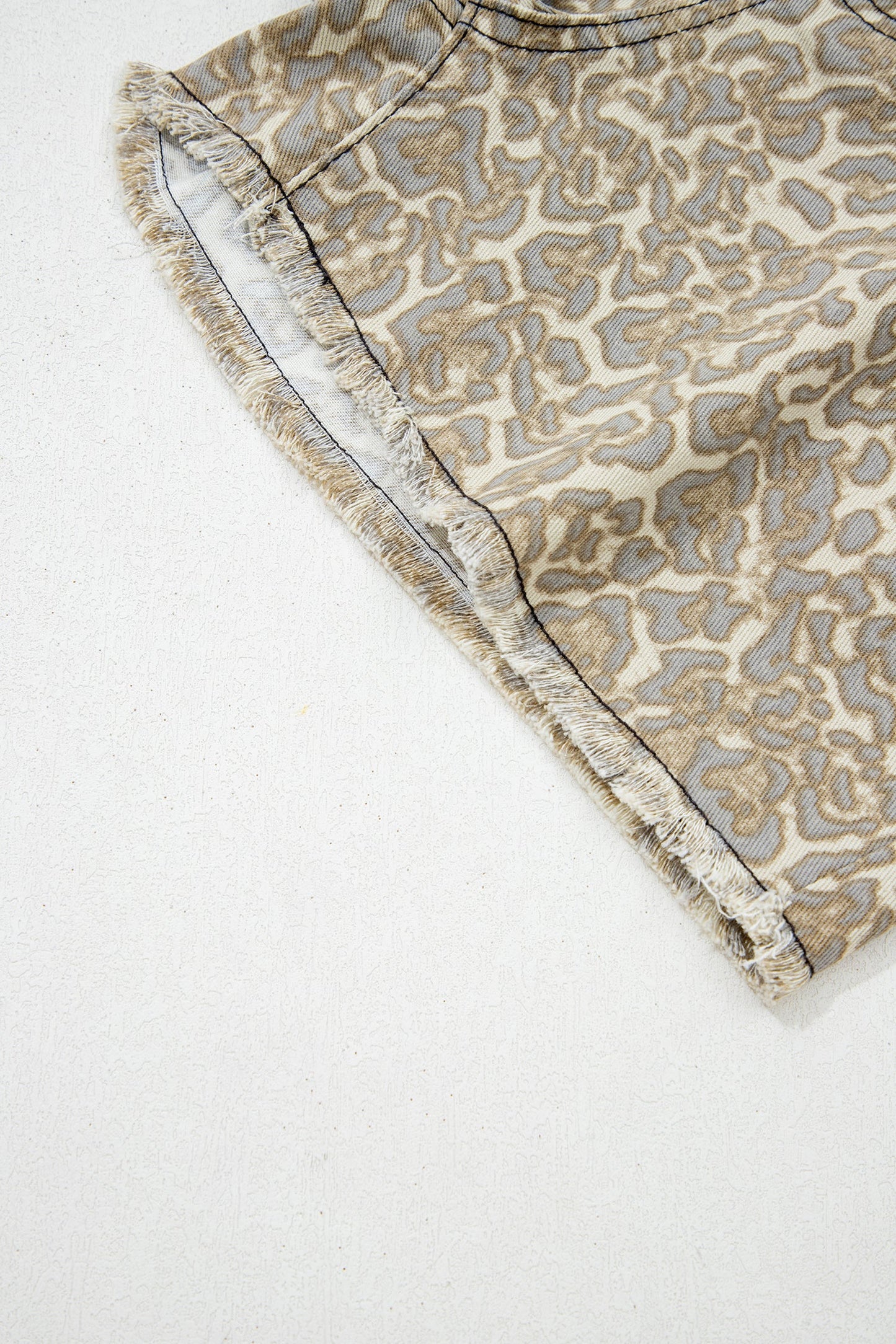 Khaki Raw Edge Leopard Print Denim Shorts