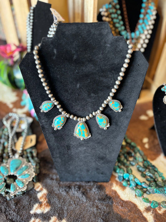 Turquoise and green blossom