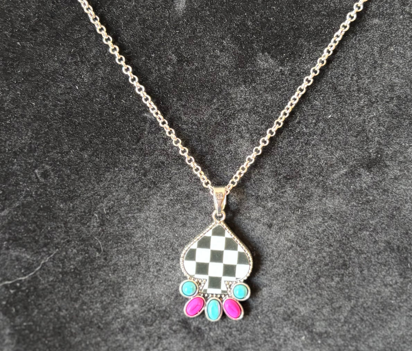 Checkered spade