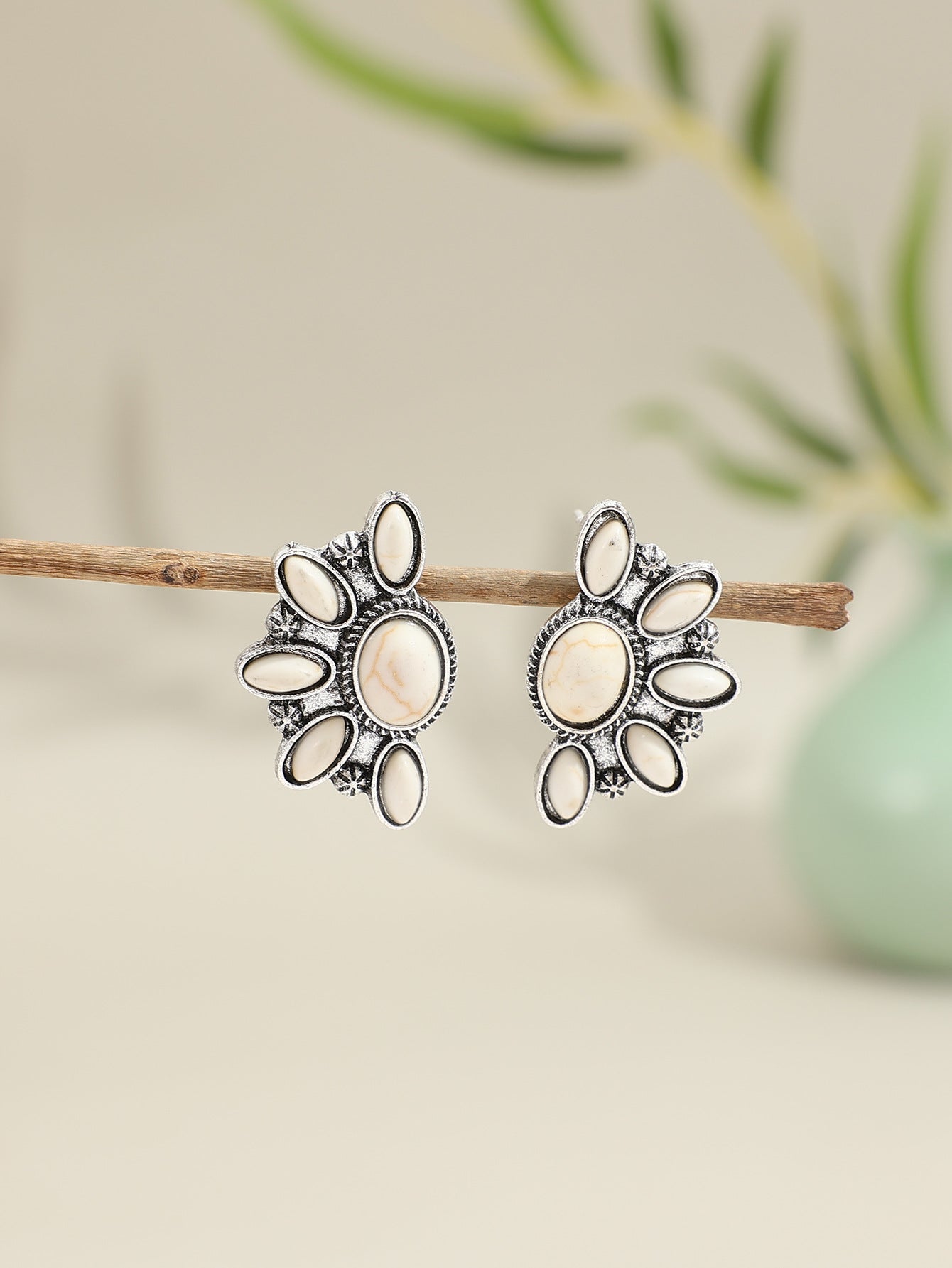 Women's Geometric Flower Embedded Turquoise Fashion Bohemian Earrings