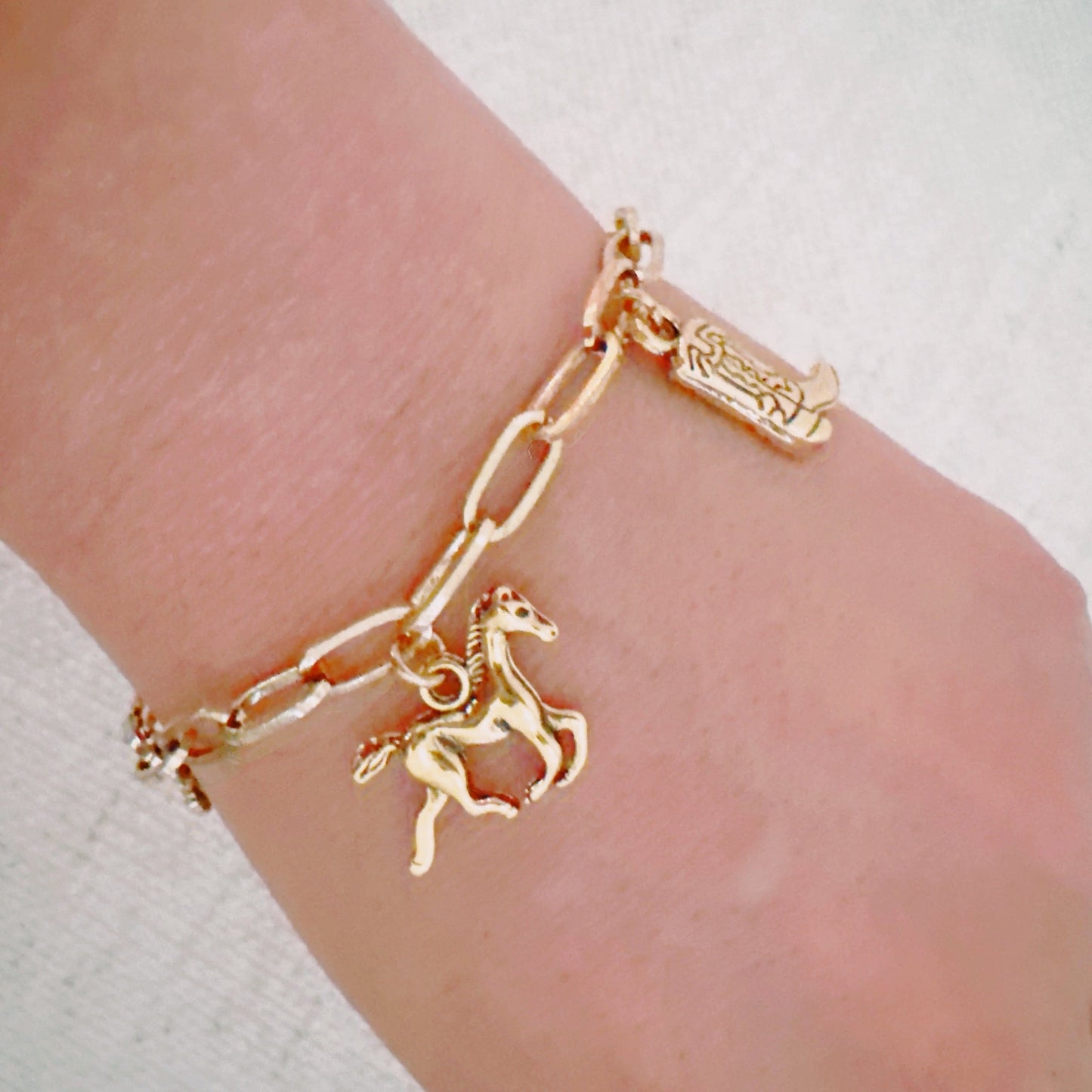 Western Cowgirl Charm Bracelet – Cactus, Hat & Horseshoe